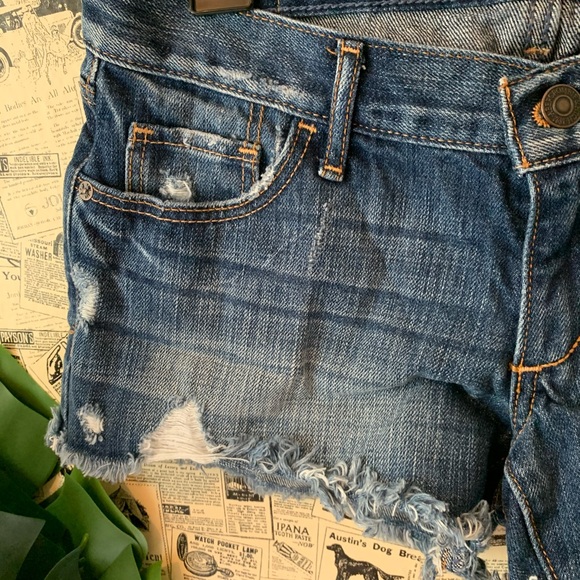 Abercrombie & Fitch Destroyed Denim shorts 0 25 - Picture 5 of 9
